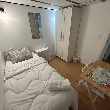 Airbhouse Private Rooms & Apartments Sevilla Exteriör bild