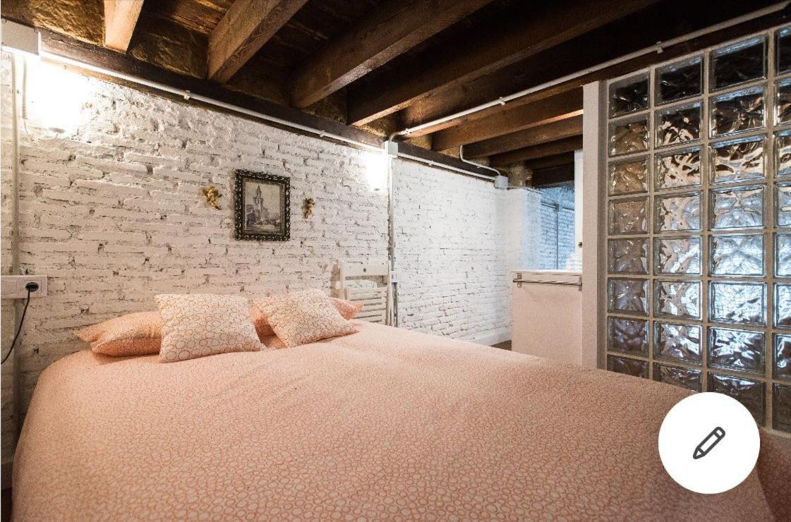 Airbhouse Private Rooms & Apartments Sevilla Exteriör bild