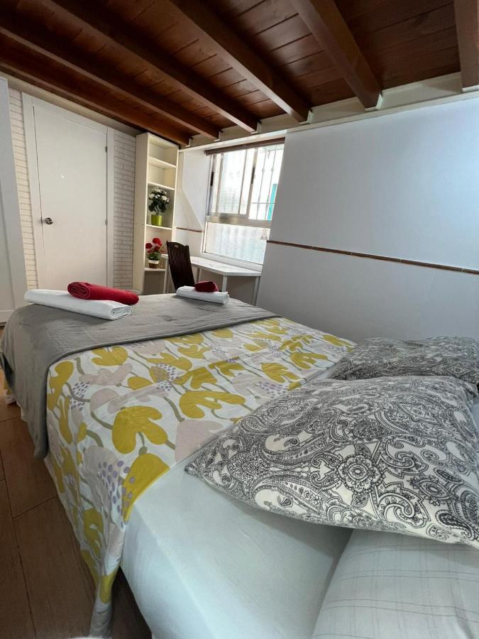 Airbhouse Private Rooms & Apartments Sevilla Exteriör bild