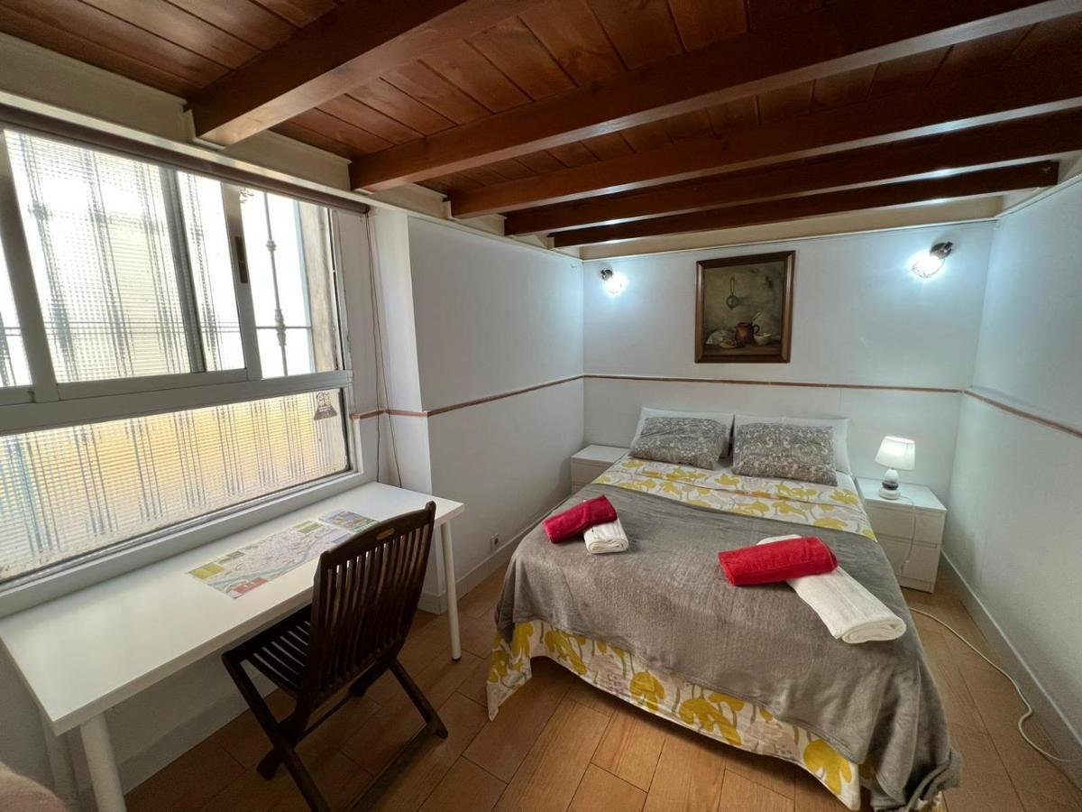 Airbhouse Private Rooms & Apartments Sevilla Exteriör bild
