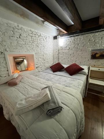 Airbhouse Private Rooms & Apartments Sevilla Exteriör bild