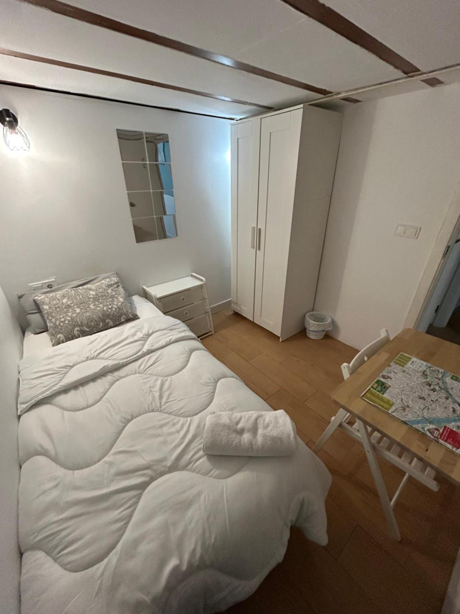 Airbhouse Private Rooms & Apartments Sevilla Exteriör bild