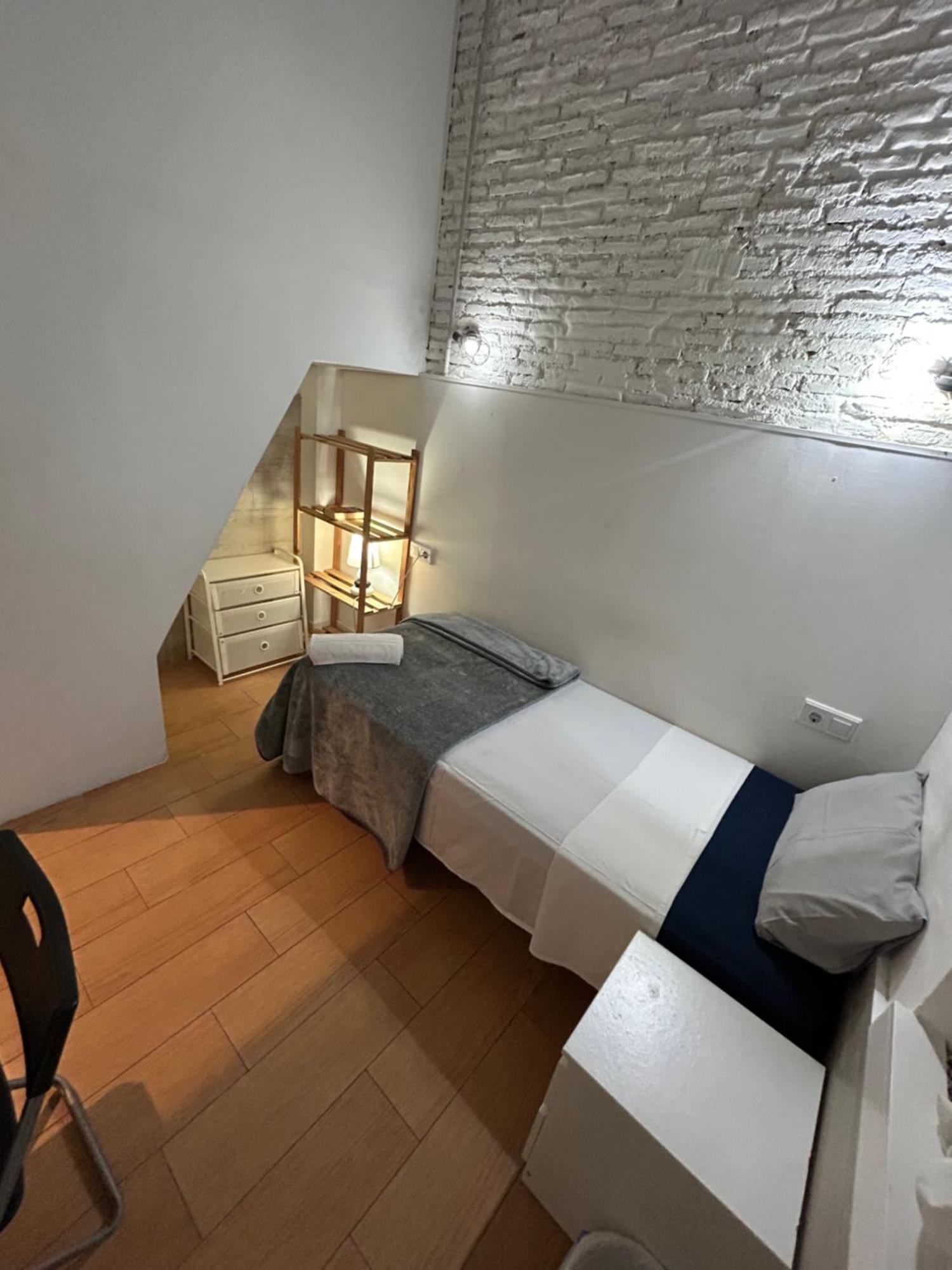 Airbhouse Private Rooms & Apartments Sevilla Exteriör bild